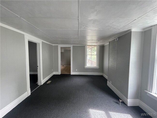 Building Photo - 200 Mackinaw St