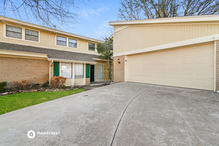 Primary Photo - 6204 Lansbrook Ct