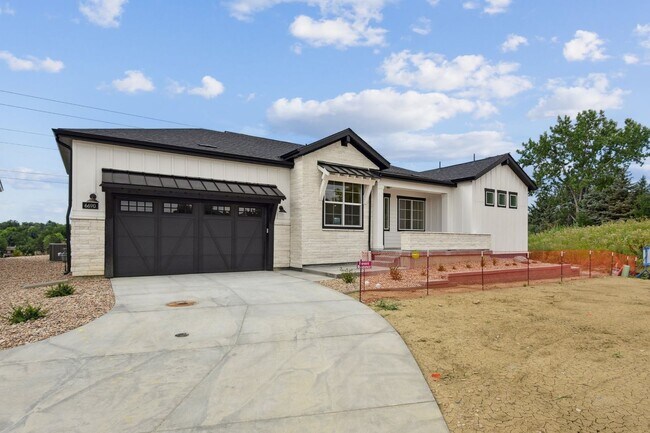 Foto del edificio - Gorgeous Ranch with 4 BR/3 1/2 Baths in Li...