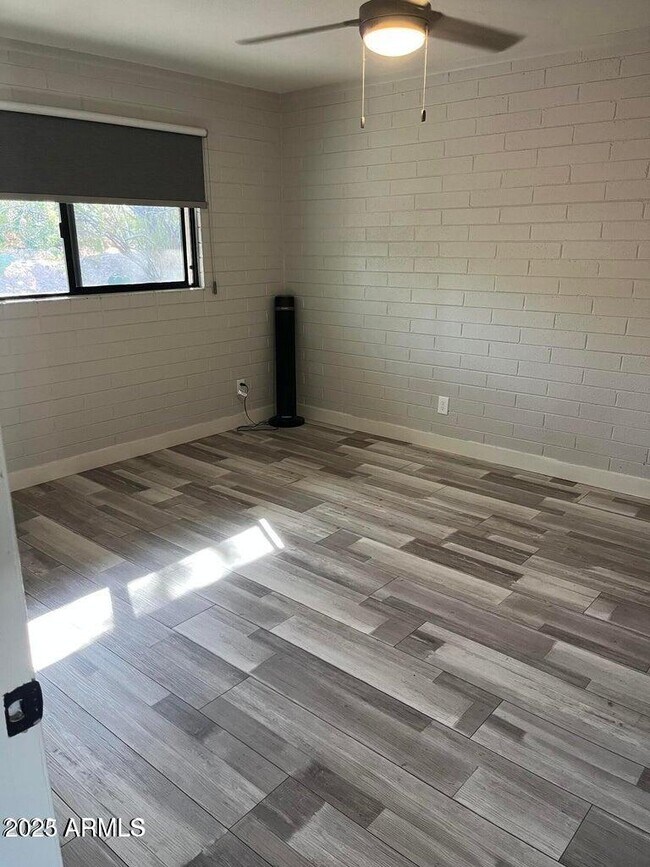 Foto del edificio - 7440 E Cave Creek Rd