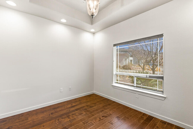 Building Photo - 6241 Franklin Ridge Dr