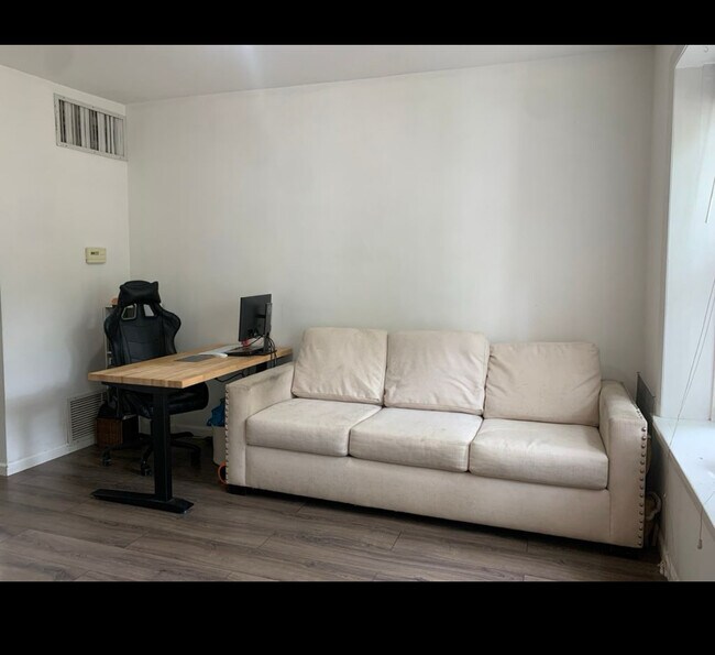 Foto del edificio - 2316 W Belden Ave