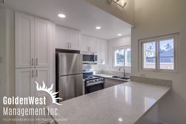 Foto del edificio - Stylish 1Bdm 1Ba Condo in Desirable Golden...