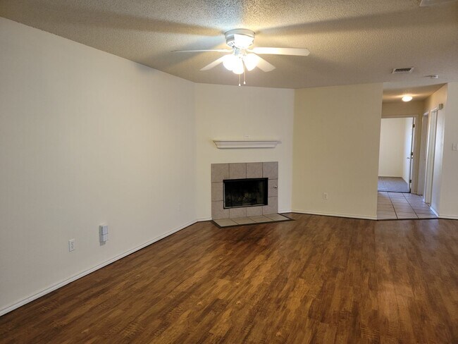 Building Photo - 410 Kline Ave