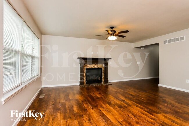 Building Photo - 2314 Wills Hollow Dr