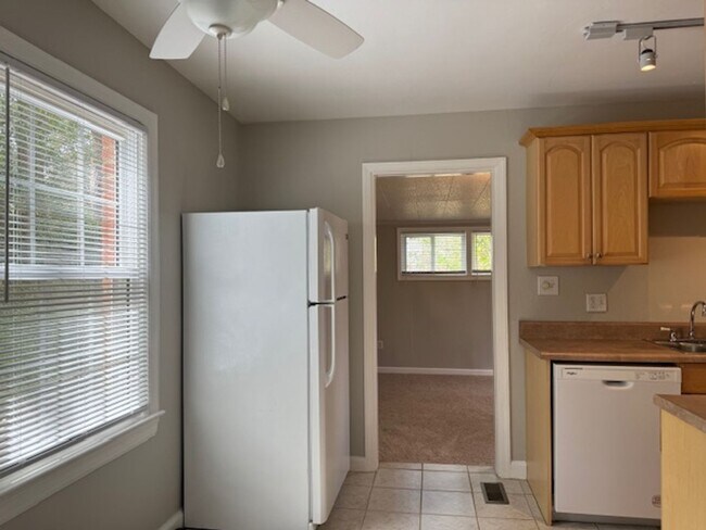 Building Photo - Carve Out A Great Life in the Heart of Cary!