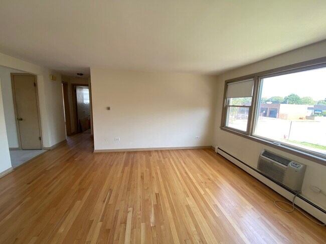 Foto del edificio - 6441 W Higgins Ave
