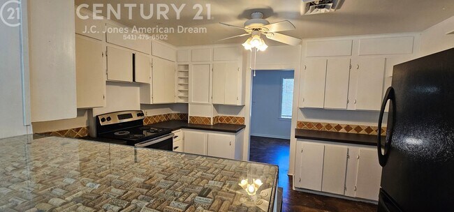 Foto del edificio - Minutes to Downtown Grants Pass