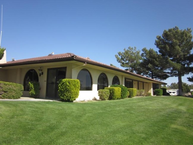 Front of House - Leisure Lake Estate