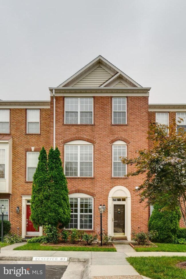 13129 Park Crescent Cir, Herndon, VA 20171 Townhouse for