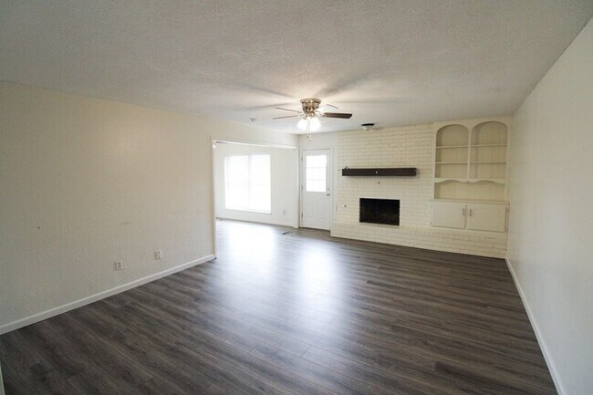 Foto del edificio - 3200 S Rankin St