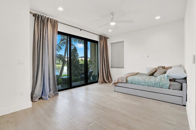 Foto del edificio - 12711 Machiavelli Way