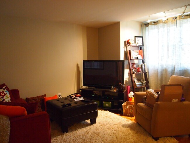 Foto del edificio - 3313 N Southport Ave