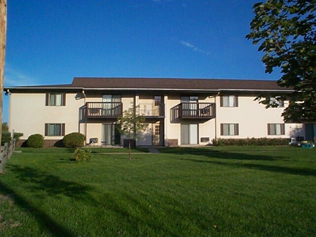Primary Photo - 6590 Lake Rd