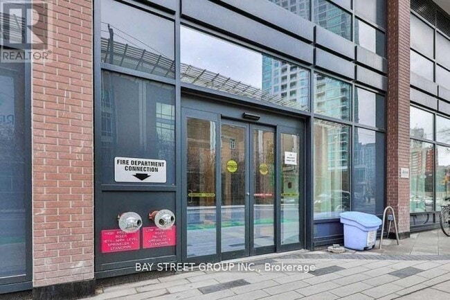 Building Photo - 159 Wellesley St E