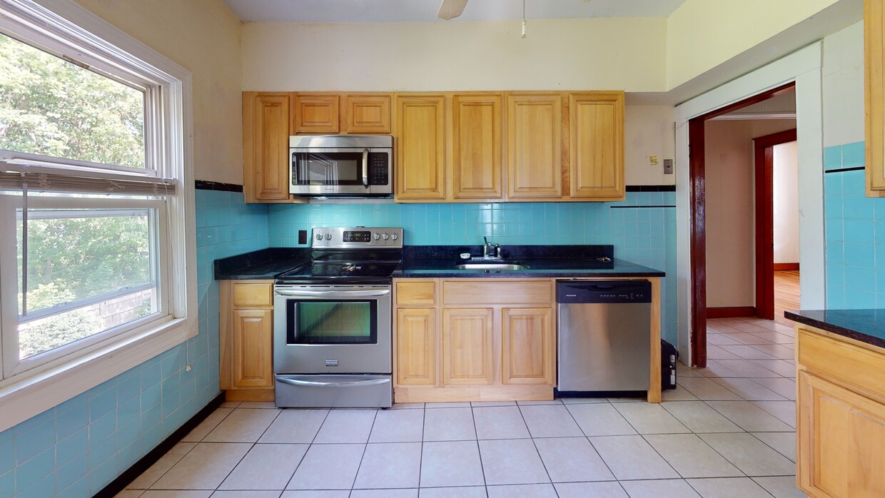 Photo - 48 Oak St. #2