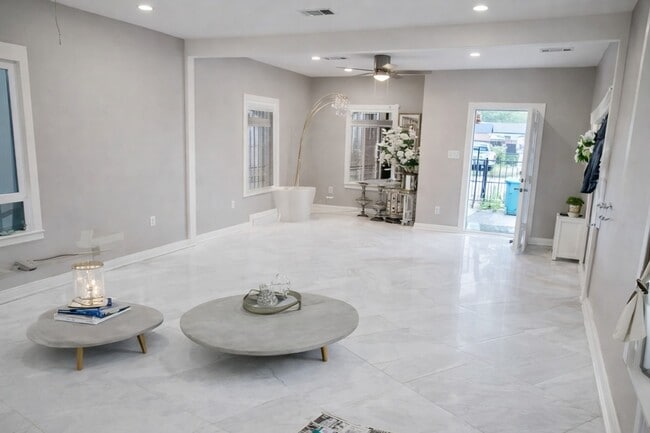 Foto del edificio - 7142 Avenue K