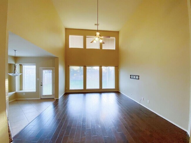 Building Photo - 2914 Fair Chase Dr