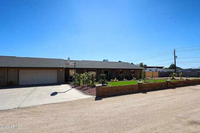 Foto del edificio - 16227 North 21st St