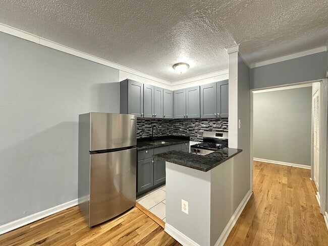 Foto del edificio - 5668 N Ridge Ave