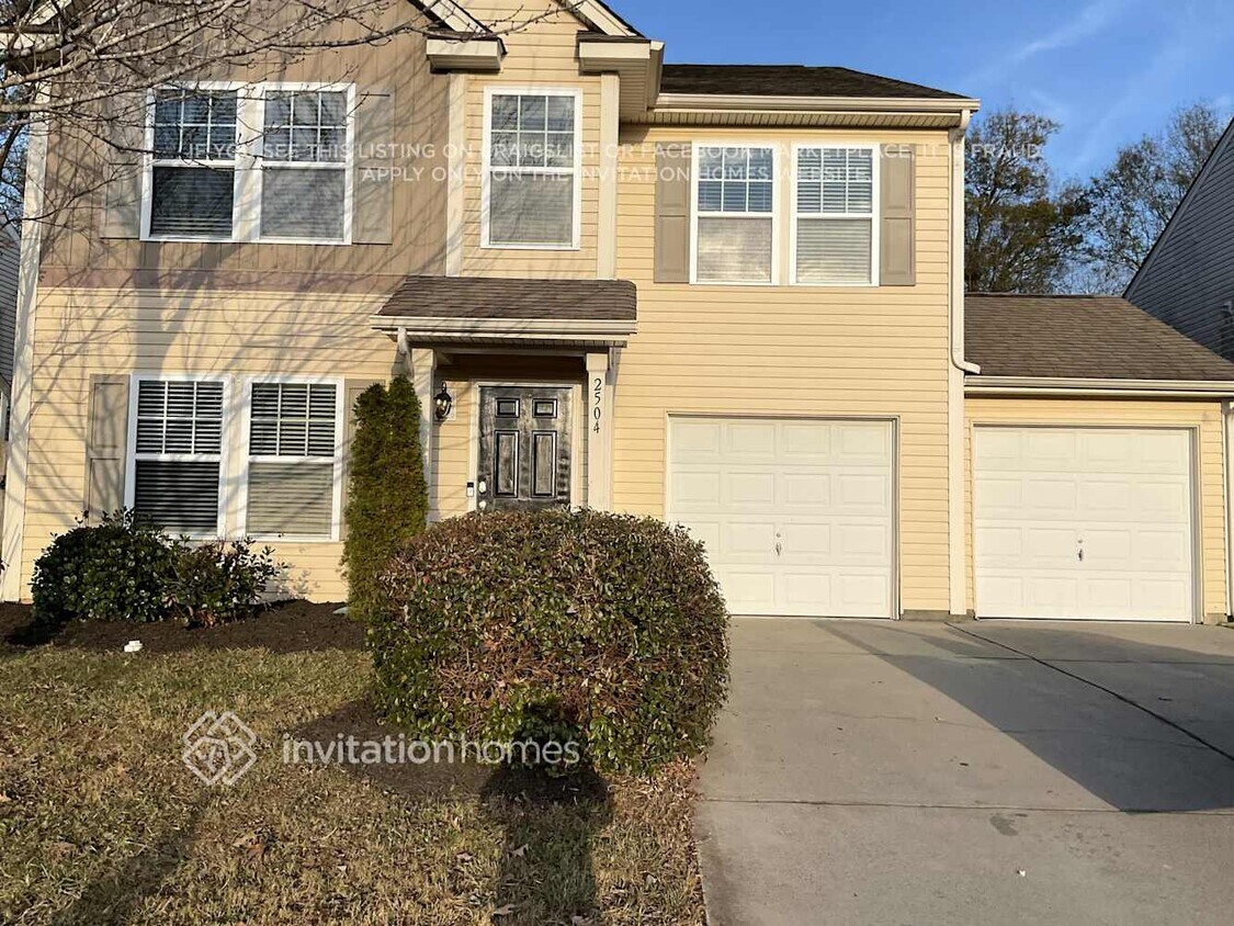 Foto principal - 2504 Blue Moss Dr