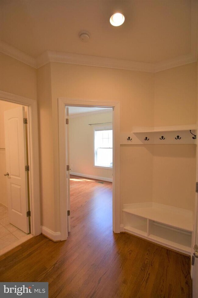 Foto del edificio - 7206 Hickory St