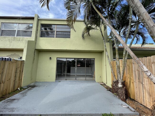 Foto del edificio - 20511 NW 15th Ave