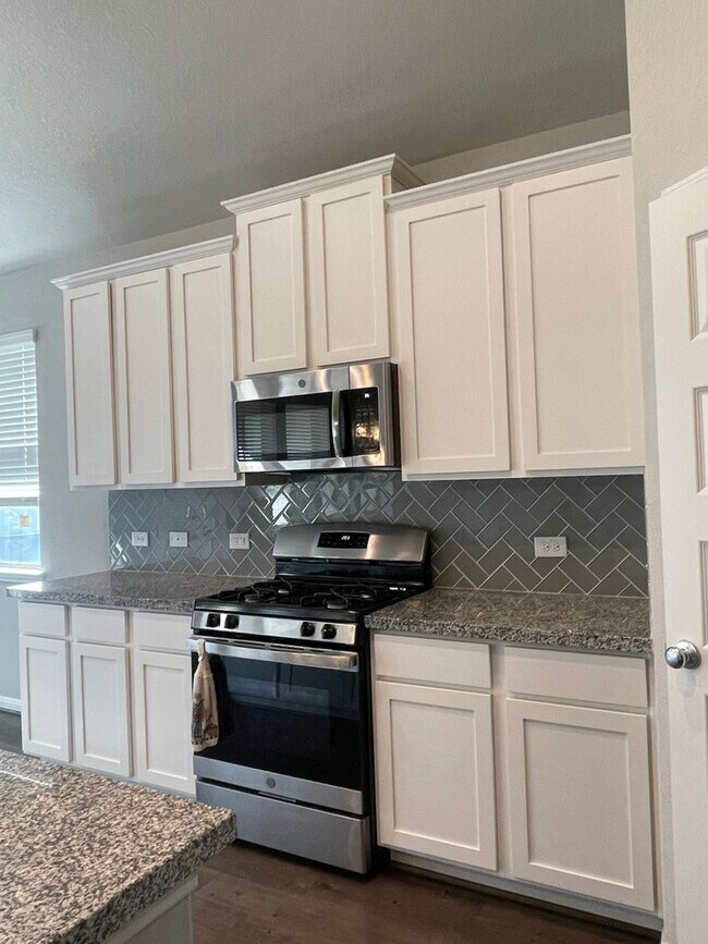 Building Photo - 3 Bedroom Single Family Home in Richwood