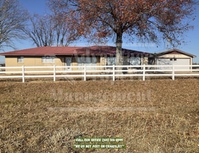 Building Photo - 554 Hwy 285 N