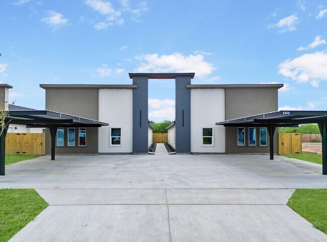 Building Photo - Brand New! 1st Month Free! Don't Miss Out Call today!