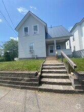 Building Photo - 106 Bismark St