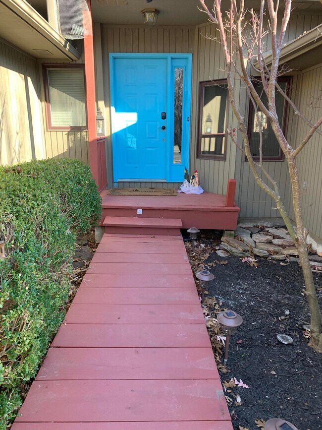 Foto del edificio - 107 Hollyridge Ln