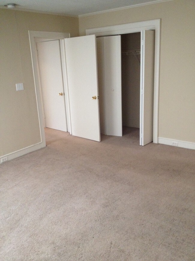 Interior Photo - 301 E Ann