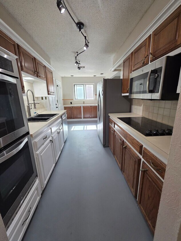 Foto principal - Large 3 bedroom in Bethany