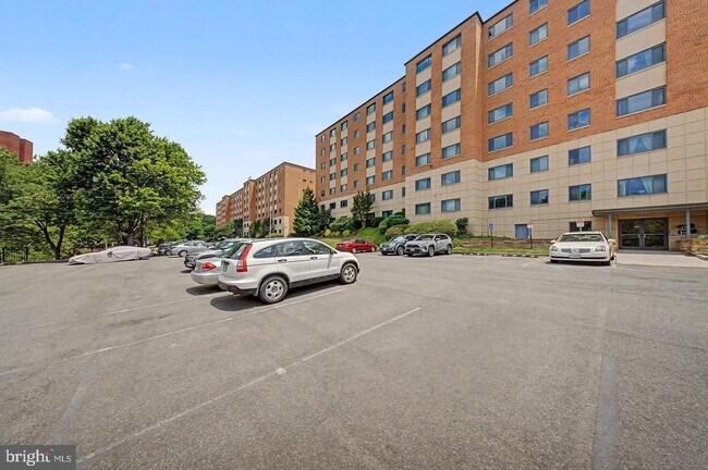 Foto del edificio - 1300 S Arlington Ridge Rd
