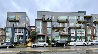 Building Photo - 121 12th Ave E