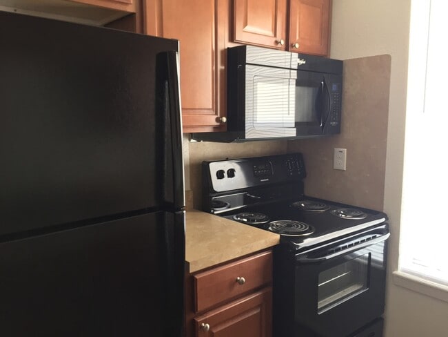 Building Photo - 3611EL