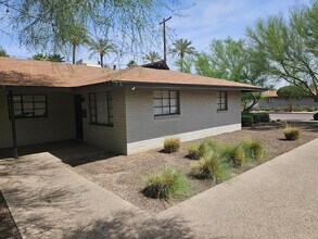 Building Photo - 802 W Turney Ave