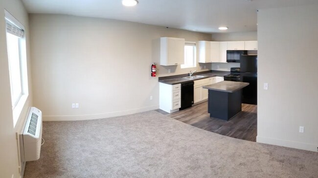 Sala de estar principal - 310 Ella Ln