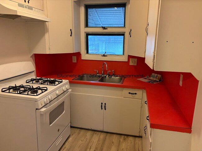 Foto del edificio - 410-412 West Avenue