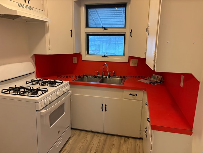 Building Photo - 410-412 West Avenue