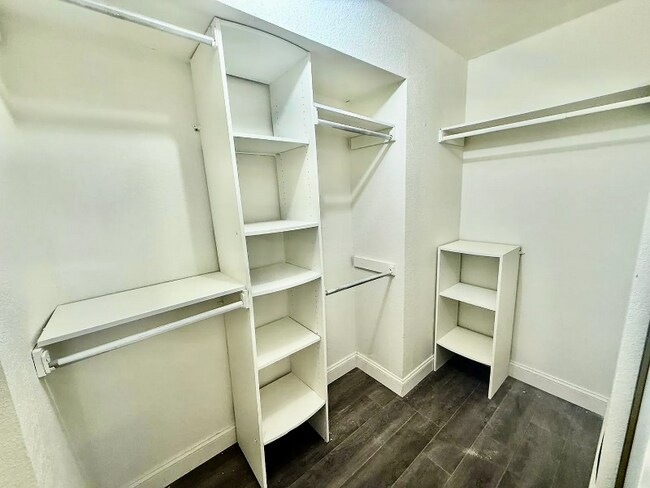 Foto del edificio - 2100 Riverplace Dr