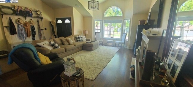 Building Photo - 1127 Mataro Ct