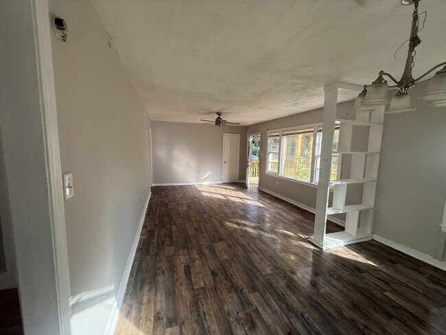 Foto del edificio - 314 Clubview Dr