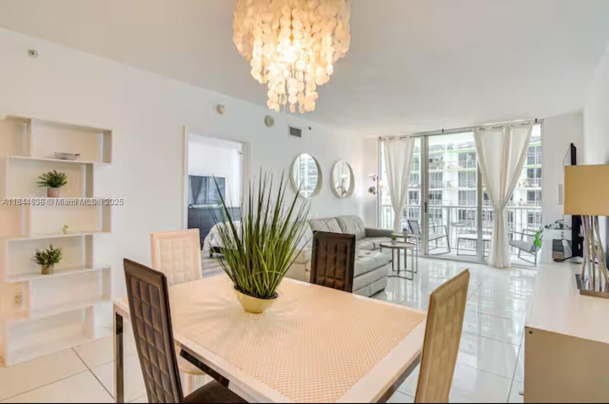 Foto principal - 1750 N Bayshore Dr