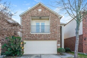 Building Photo - 17115 Amarose Dr
