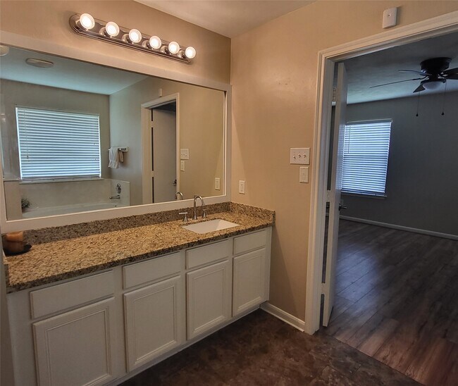 Foto del edificio - 7302 Legacy Pines Dr