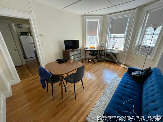 Building Photo - 1179 Boylston St
