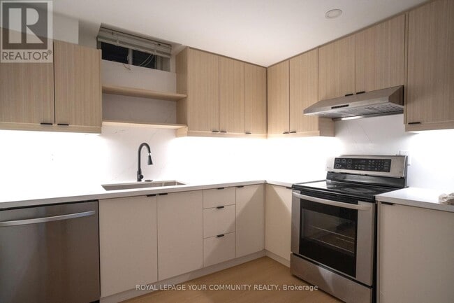 Building Photo - 18 Macbride Crescent