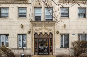 Building Photo - 917 W Eastwood Ave